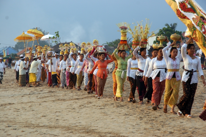 Jimbaran, Procession on the beach, Bali Jimbaran Indonesia.jpg - Indonesia Bali Jimbaran, Procession on the beach